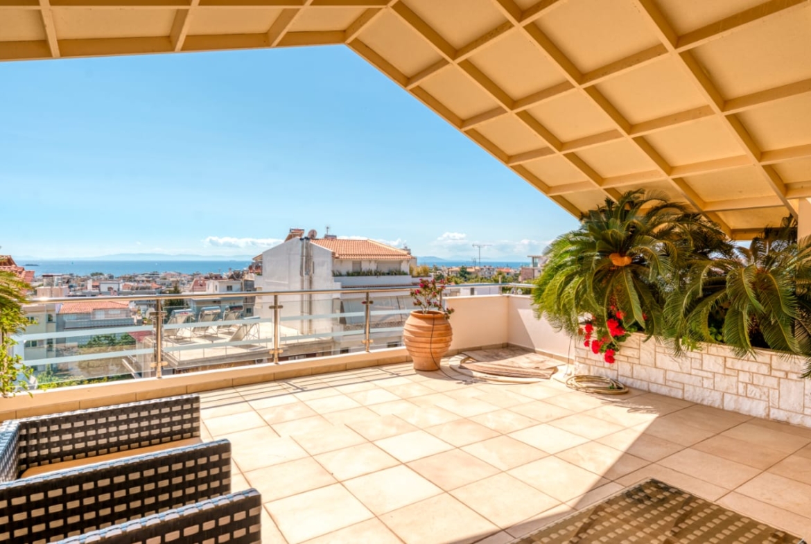 Voula (Dikigorika) | 155m² duplex apartment with seaview