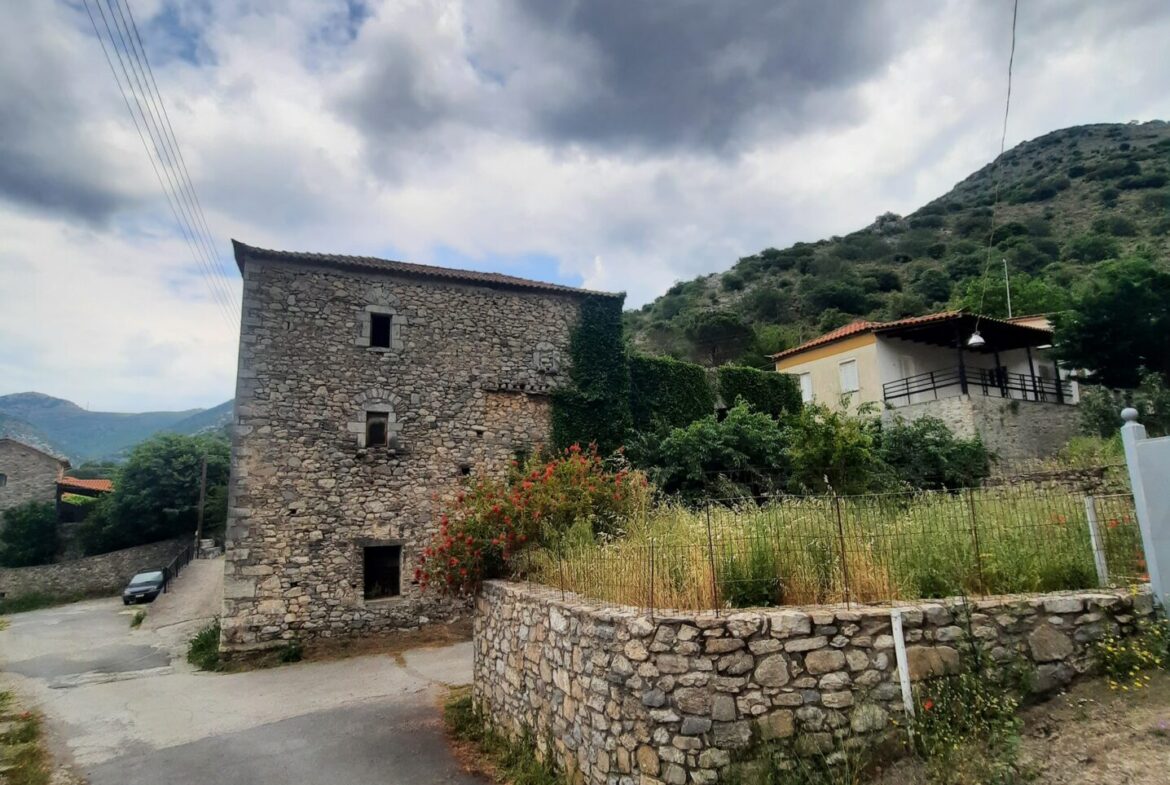 Milea (Messinia perfecture) | Stonehouse of 140m² | needs restoration