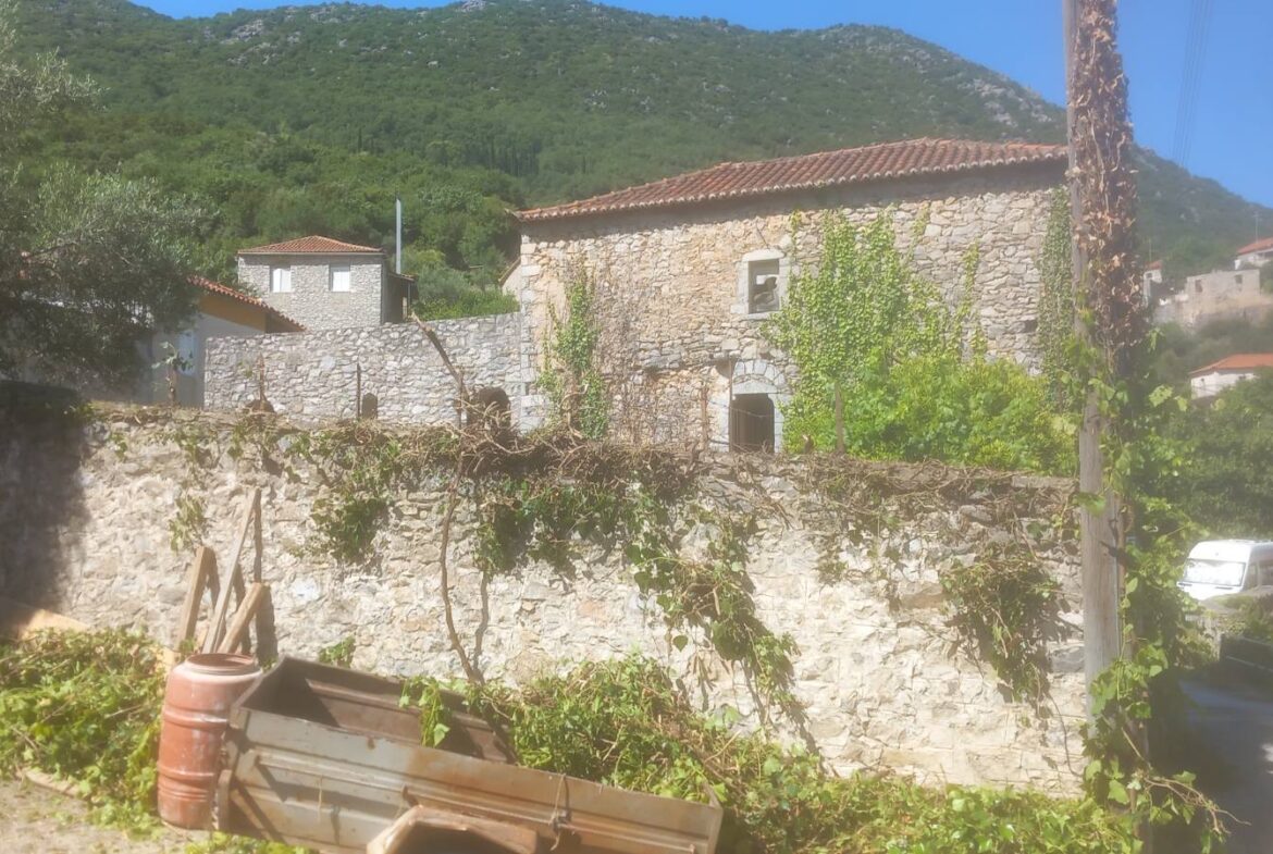 Milea (Messinia perfecture) | Stonehouse of 140m² | needs restoration
