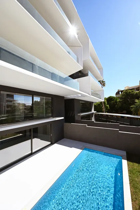 Voula (center) | 310m² GF duplex