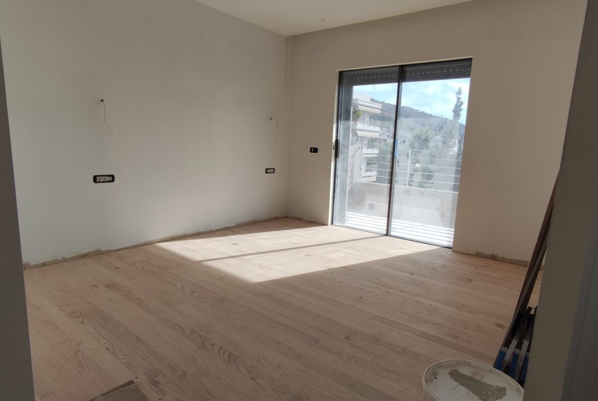 Glyfada (Pyrnari) 126m² | 2nd floor | 3 bedrooms