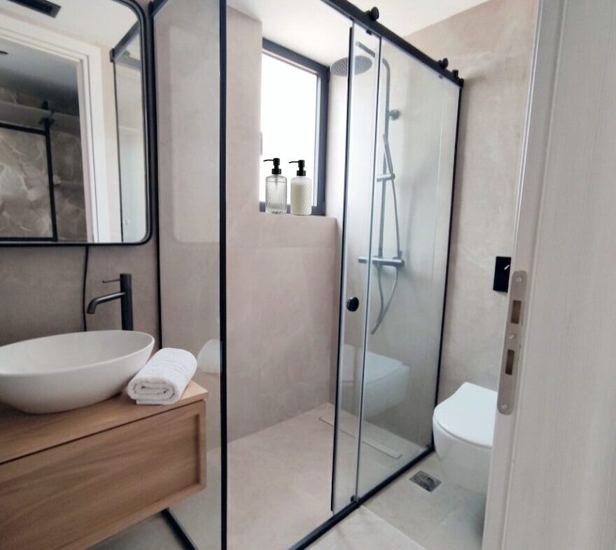 Voula (Asklipieio) Contemporary 3-Level Maisonette (174sqm) – Steps from the Athenian Riviera sea side.