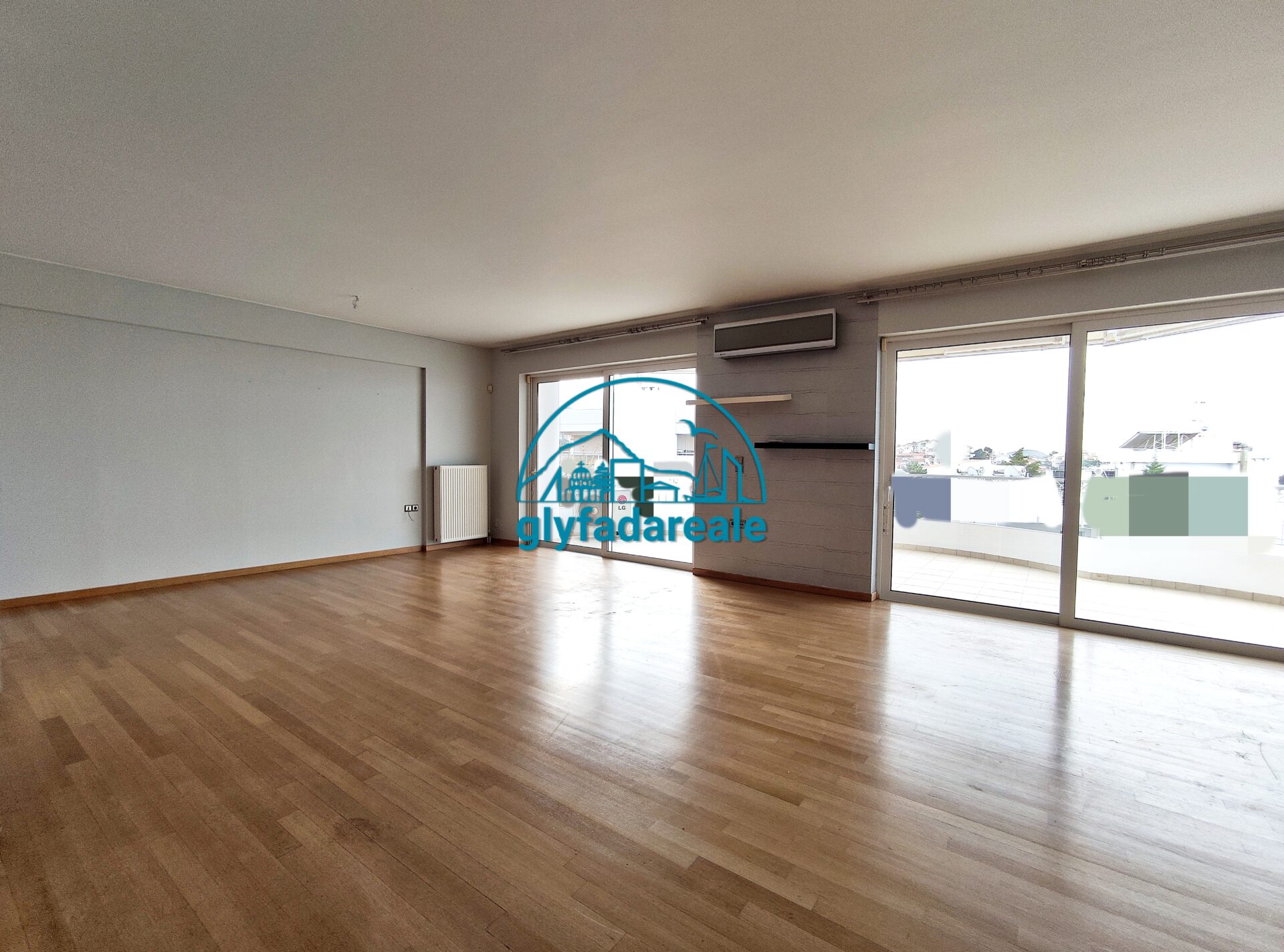 Voula, 135m² floor apartment with seaview