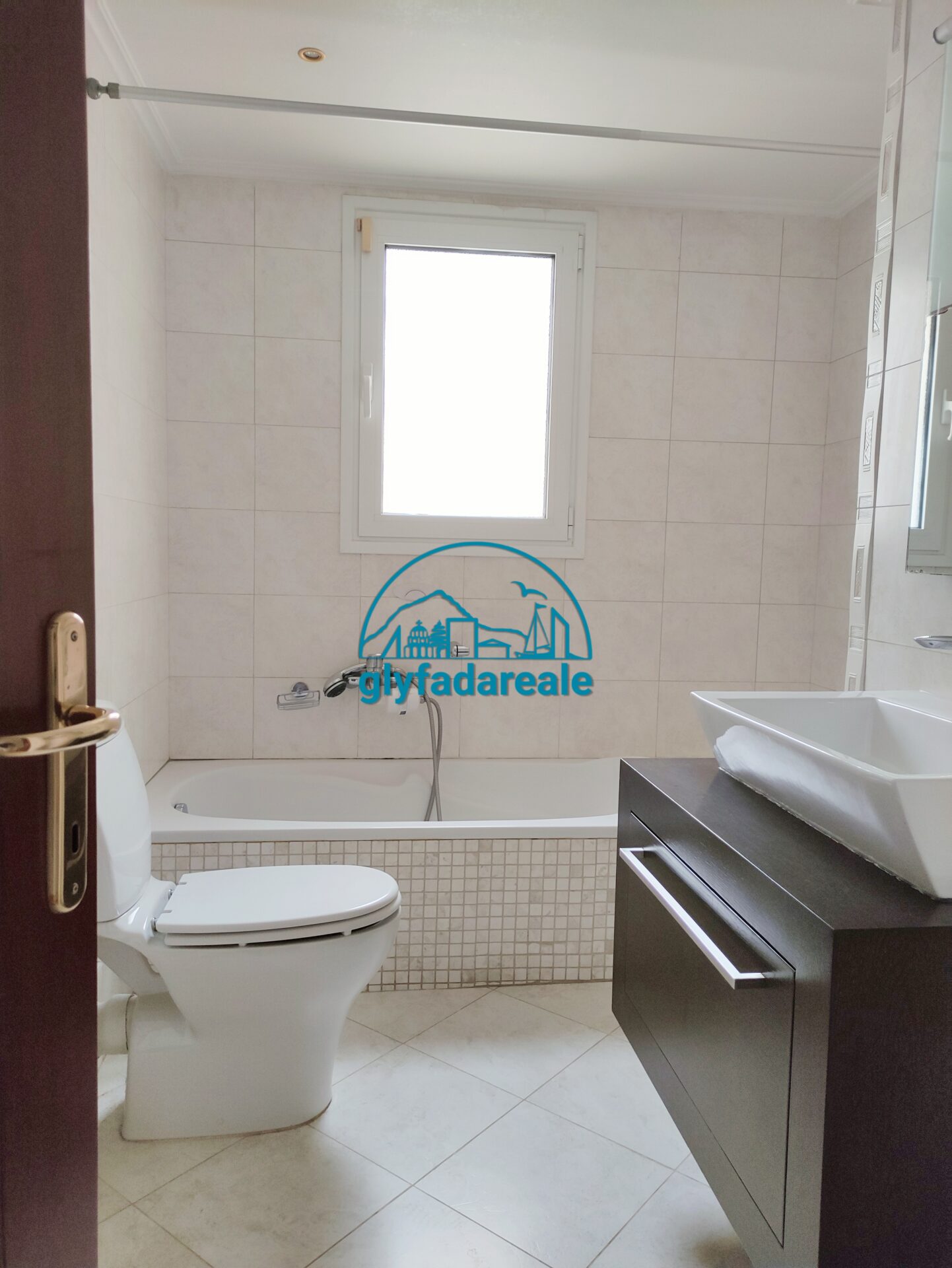 Voula, 135m² floor apartment with seaview