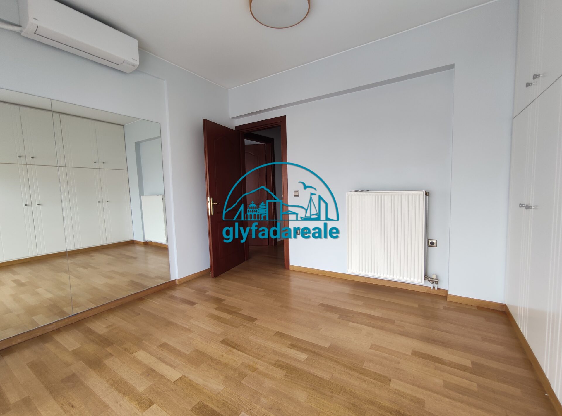 Voula, 135m² floor apartment with seaview