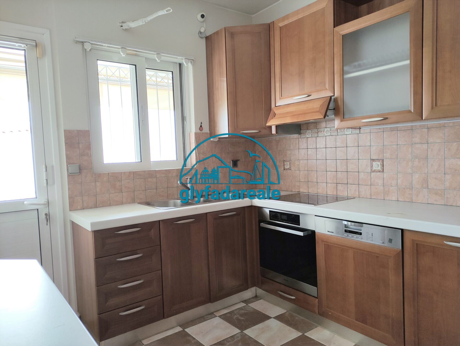 Voula, 135m² floor apartment with seaview