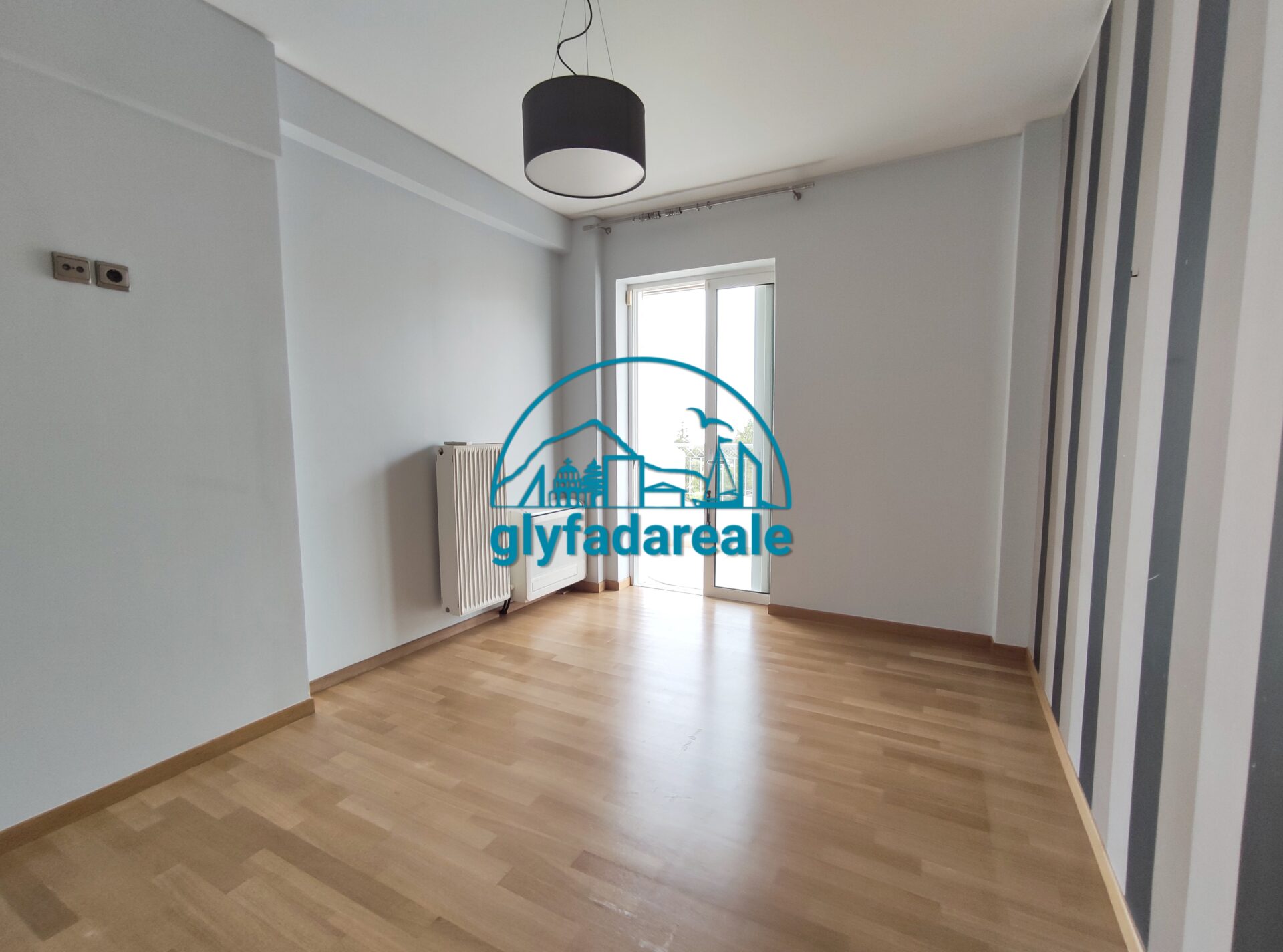 Voula, 135m² floor apartment with seaview