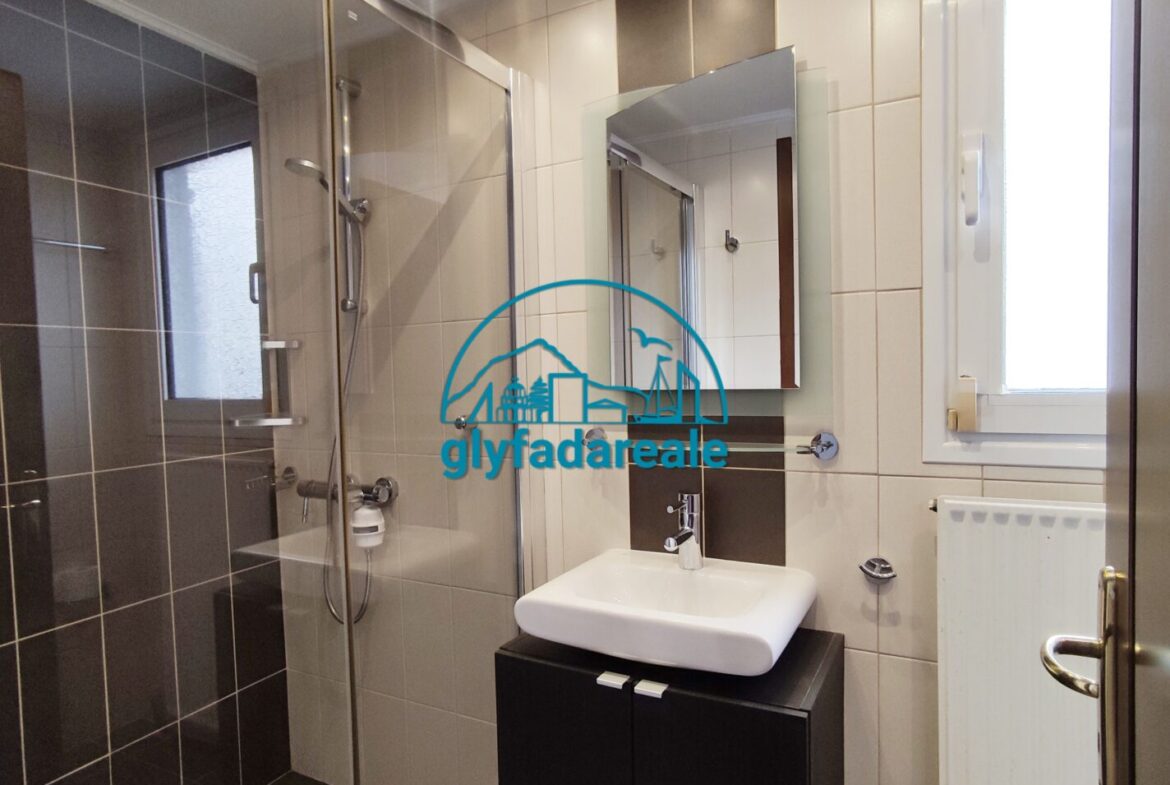 Voula, 135m² floor apartment with seaview