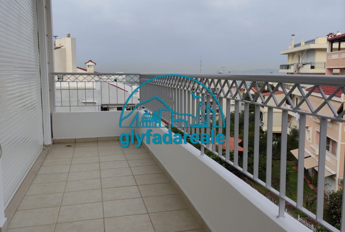 Voula, 135m² floor apartment with seaview