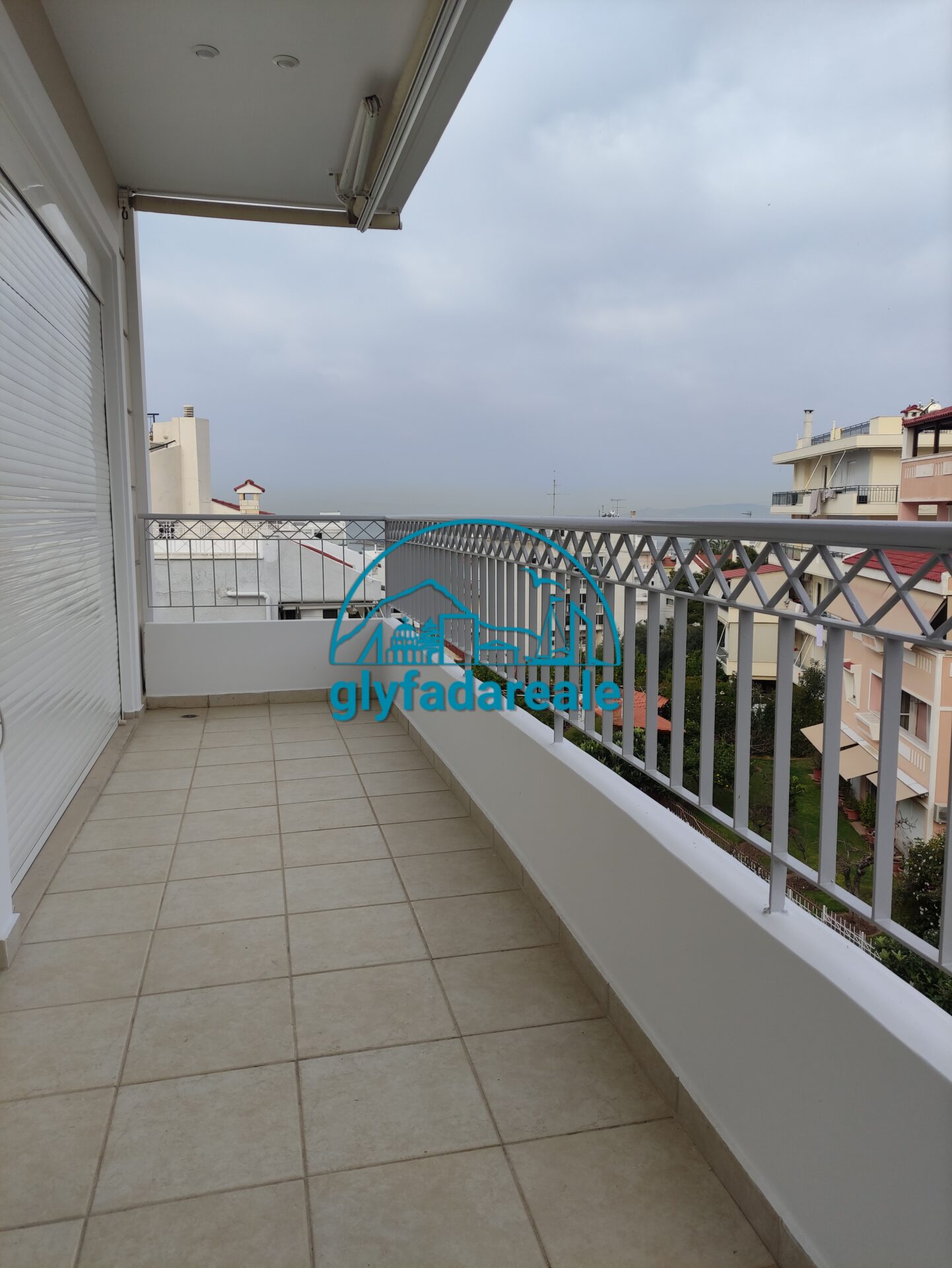 Voula, 135m² floor apartment with seaview