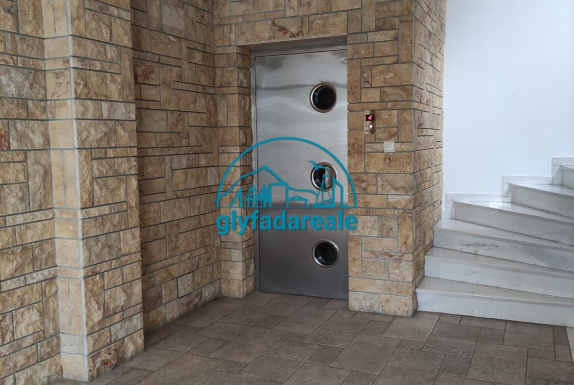 Voula, 135m² floor apartment with seaview