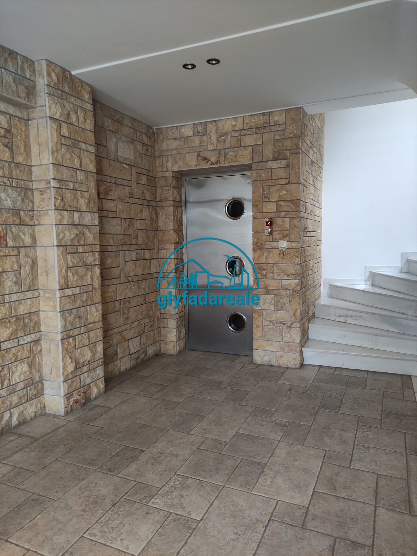 Voula, 135m² floor apartment with seaview