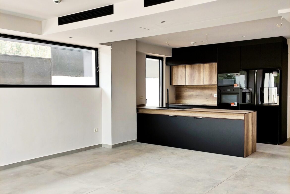 Voula (Asklipieio) Contemporary 3-Level Maisonette (174sqm) – Steps from the Athenian Riviera sea side.