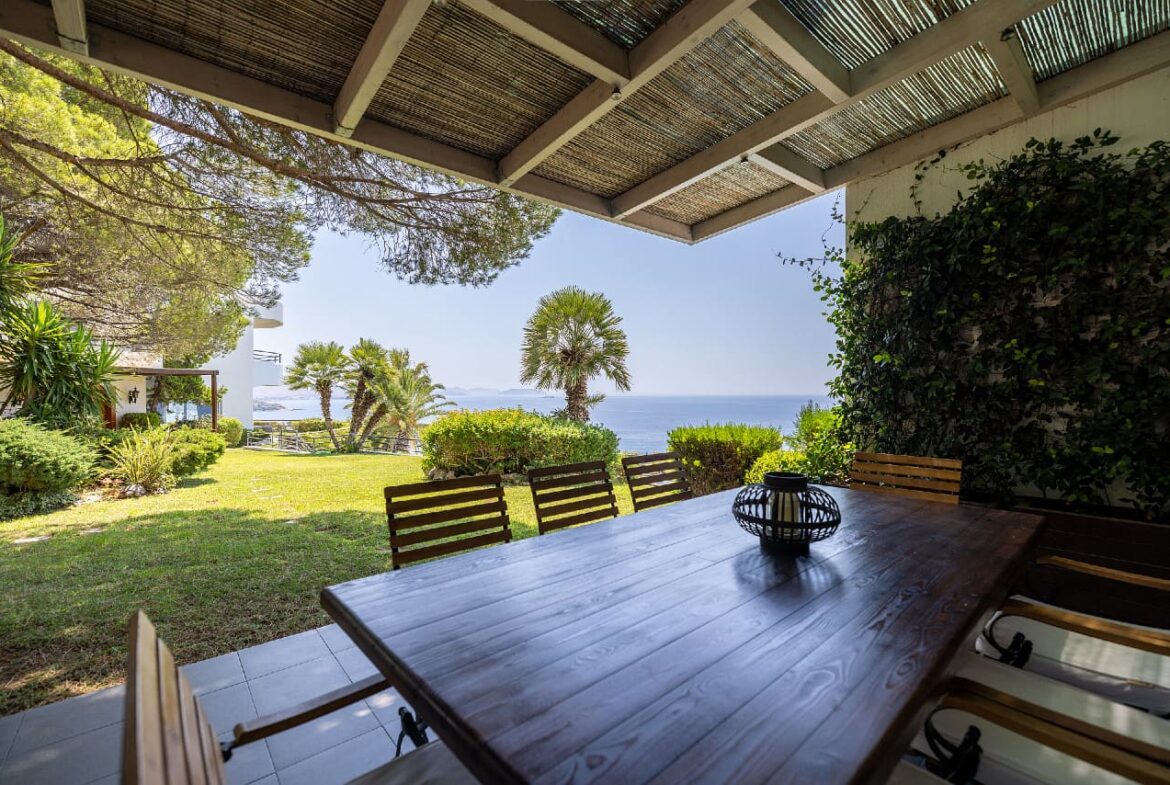 Lagonisi, Two Villas on a land of 4,000m²