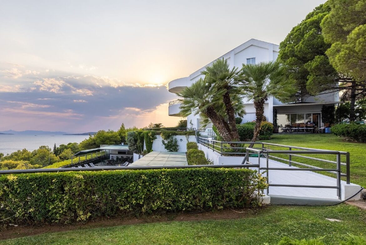 Lagonisi, Two Villas on a land of 4,000m²