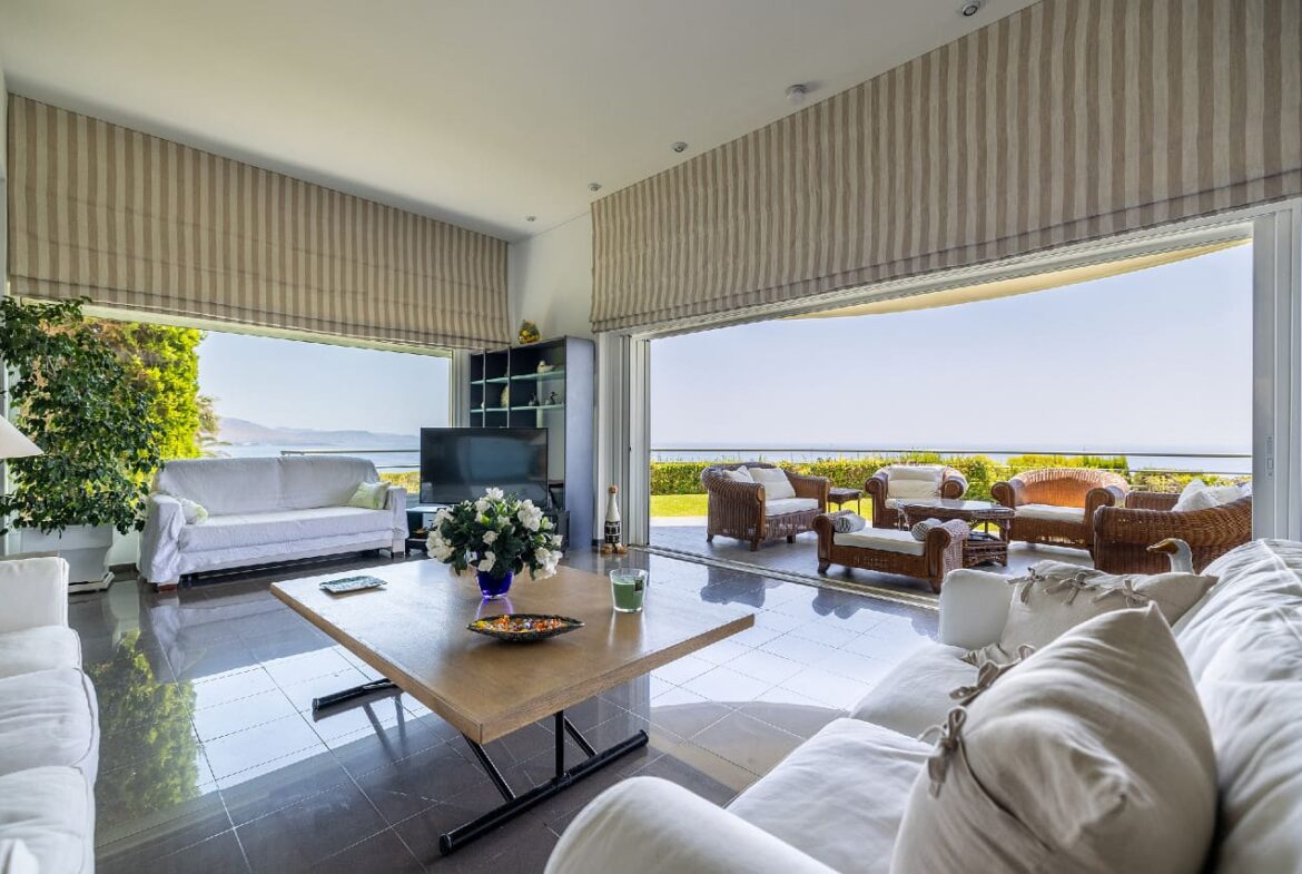 Lagonisi, Two Villas on a land of 4,000m²