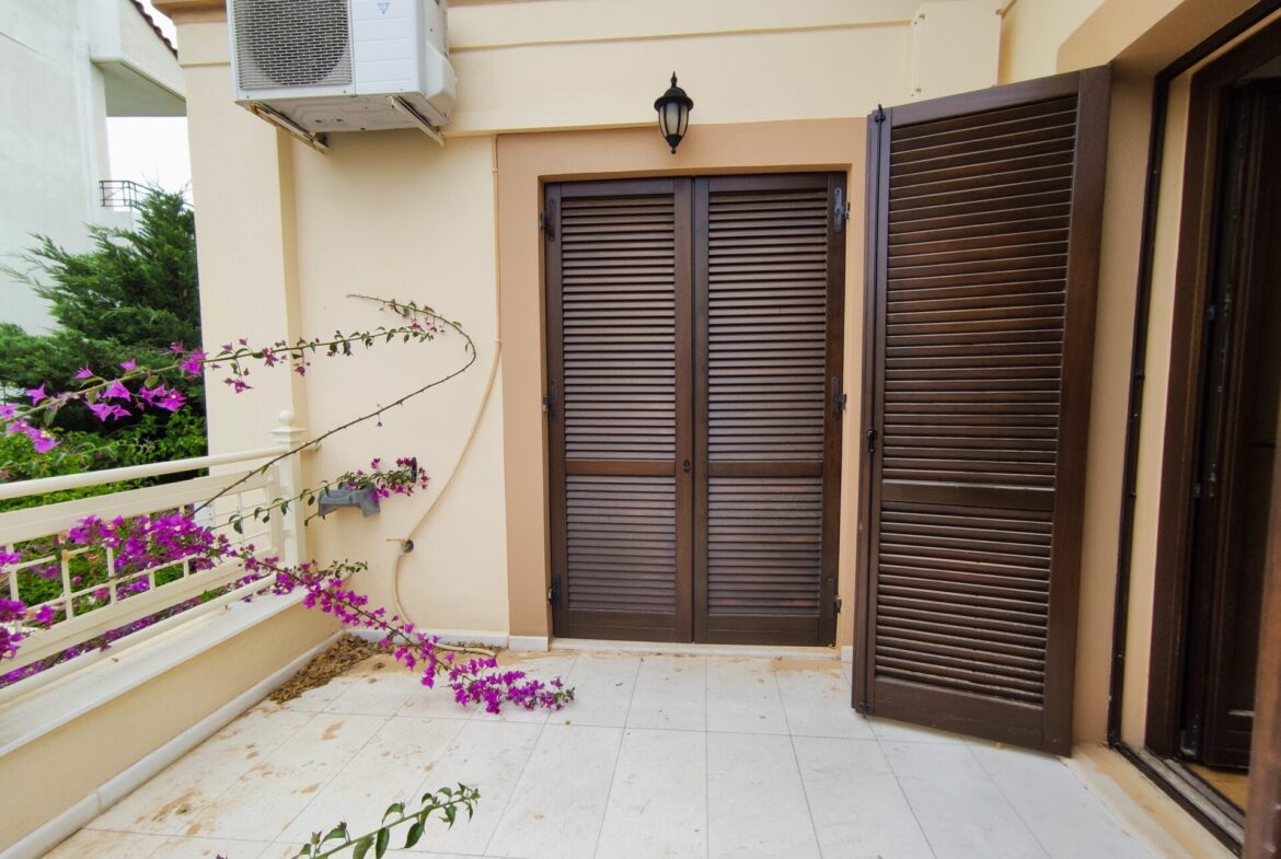 Elegant 3-Story Villa in prestigious Voula – 260m²