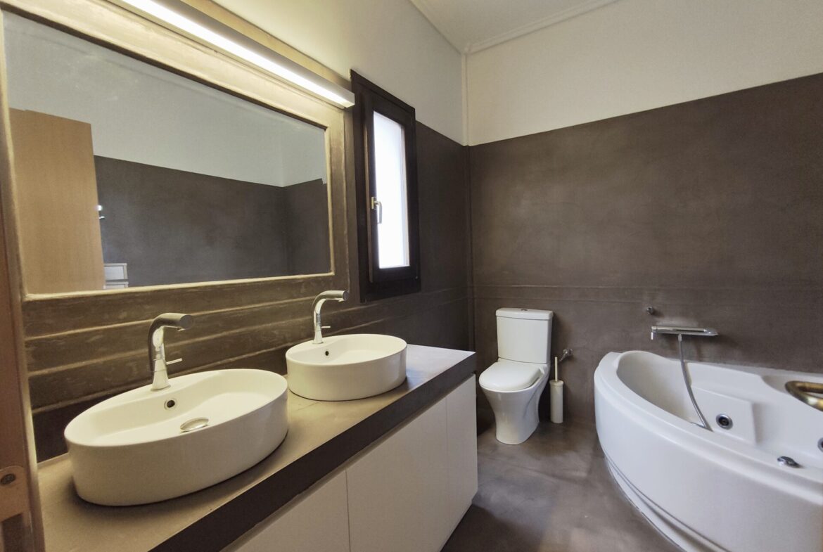 Elegant 3-Story Villa in prestigious Voula – 260m²