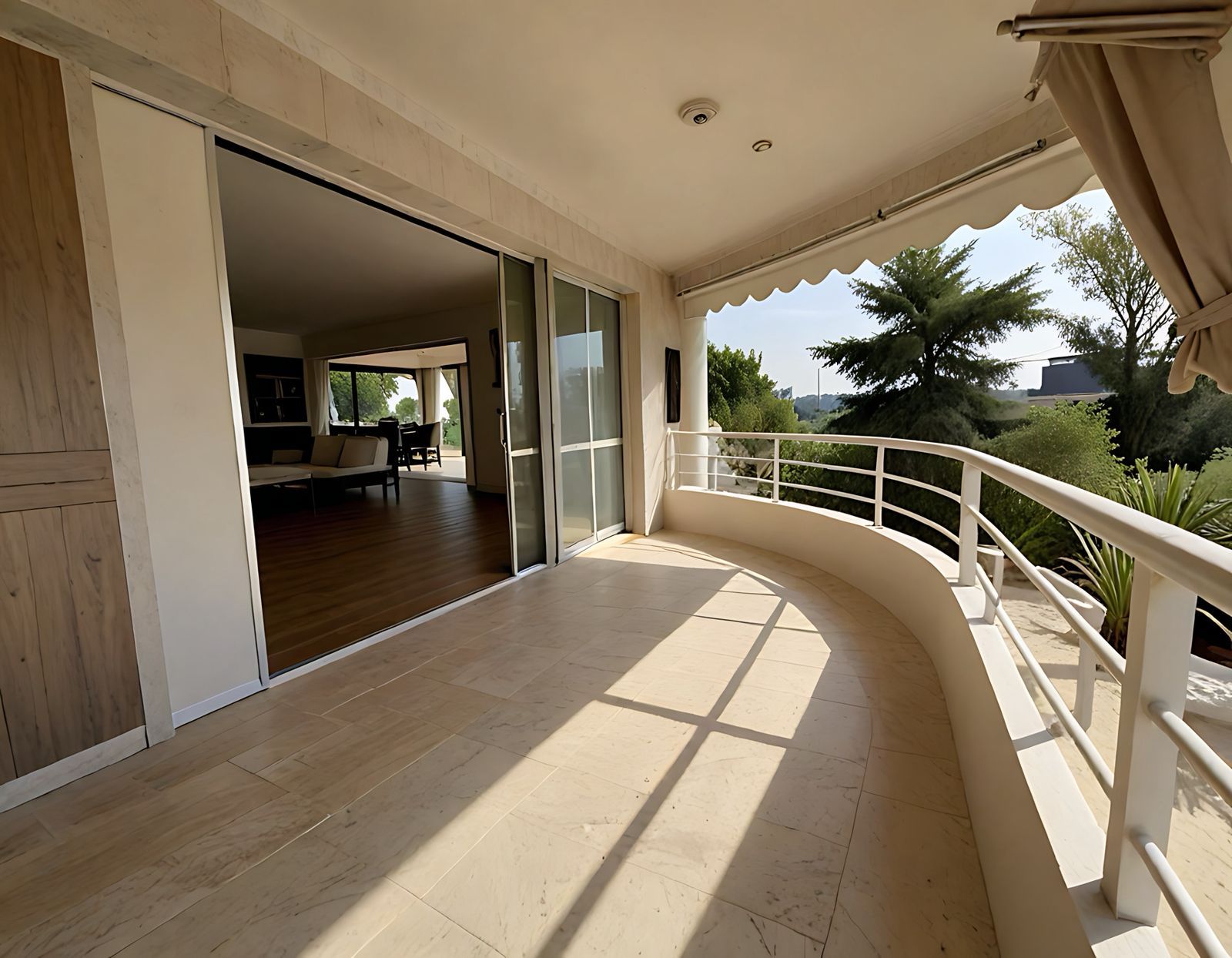 Voula center, elegant, one floor apartment of 170m2